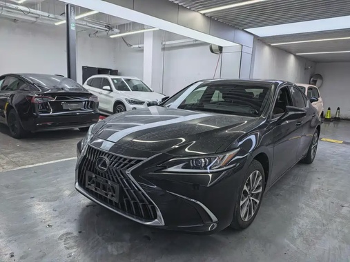 Lexus ES 2024