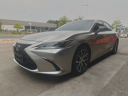 Lexus ES 2023