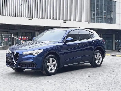 Alfa Romeo Stelvio 2017