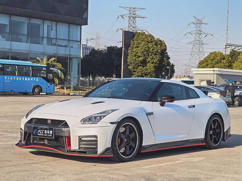 Nissan GT-R