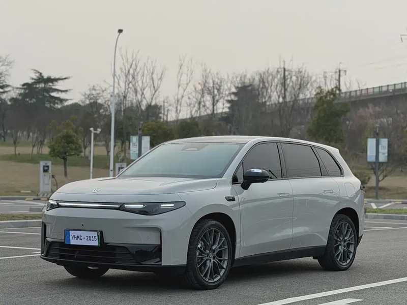 Leapmotor C10