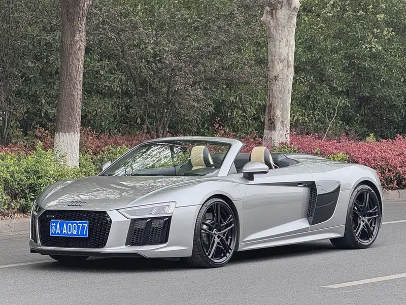 Audi R8