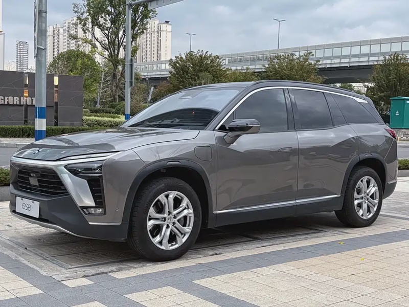 NIO ES8