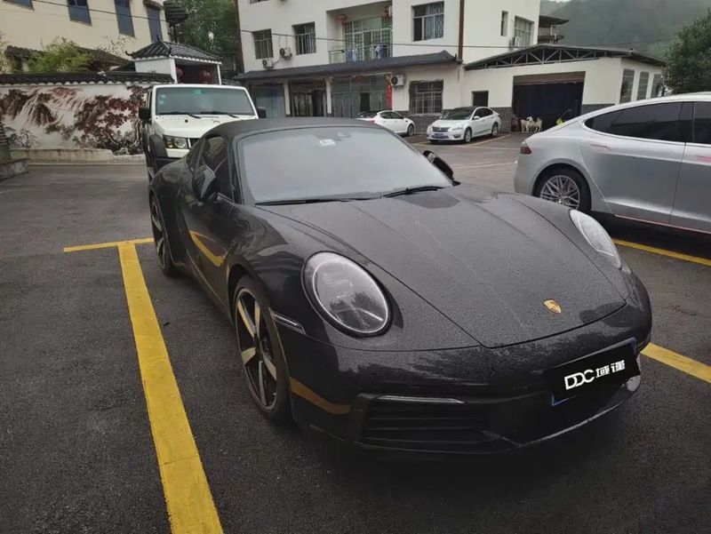 Porsche 911
