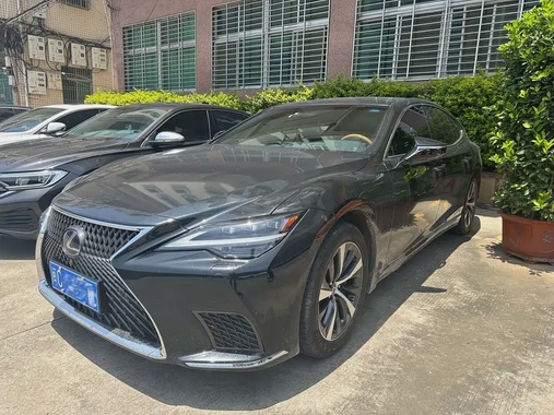 Lexus LS 2021