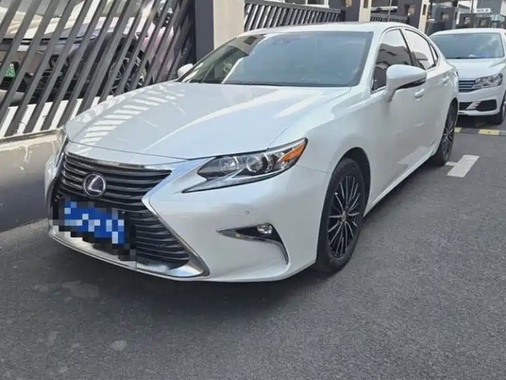 Lexus ES 2016