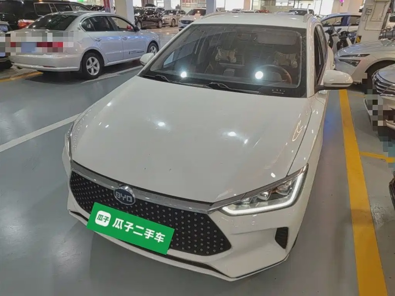 BYD e2