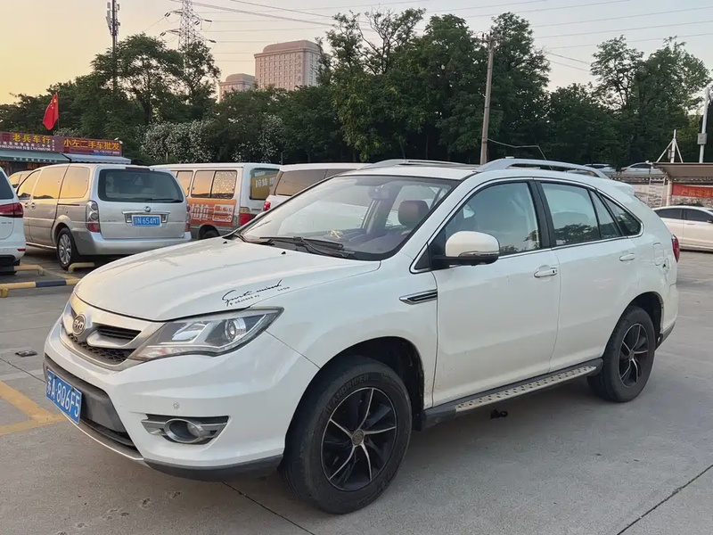 BYD S7