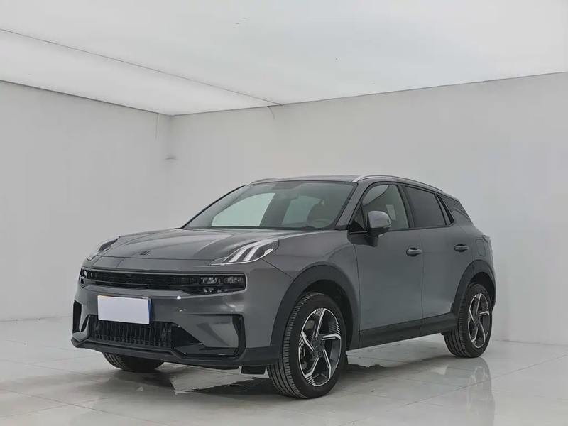 Lynk & Co 06