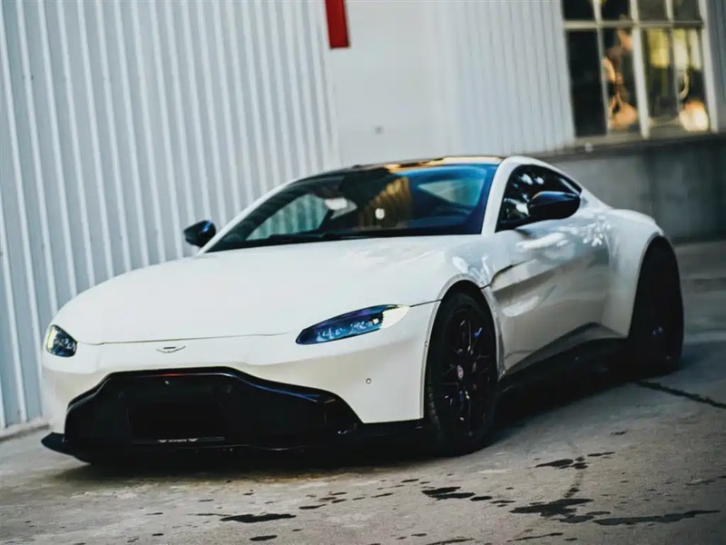 Aston Martin Vantage