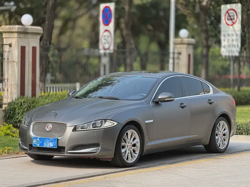 Jaguar XF