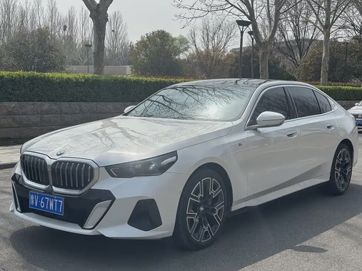 BMW 5 Series 2024