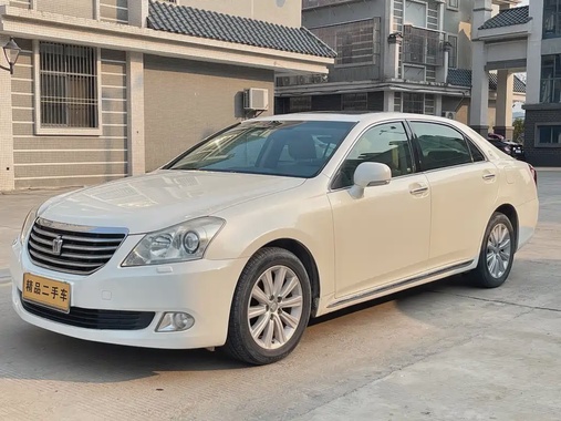 Toyota Crown 2010