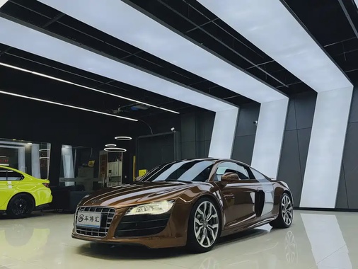Audi R8 2013