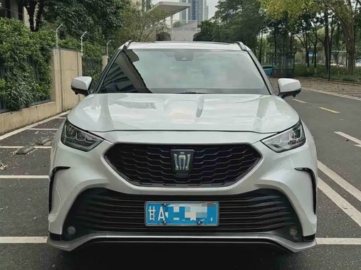 Toyota Crown Kluger 2022