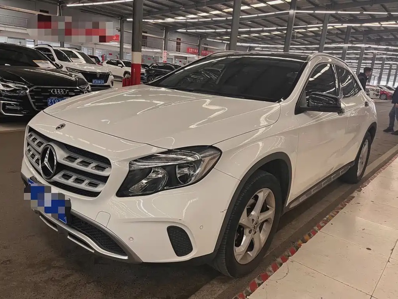 Mercedes-Benz GLA-Class