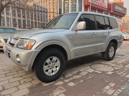 Mitsubishi Pajero 2009