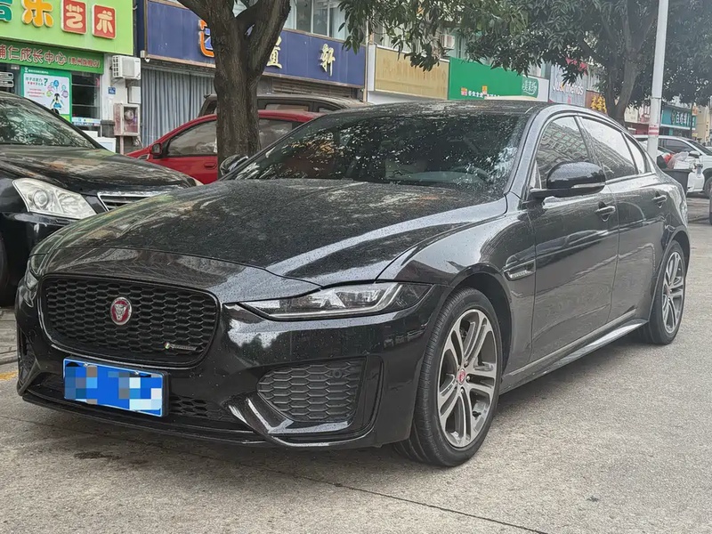 Jaguar XE