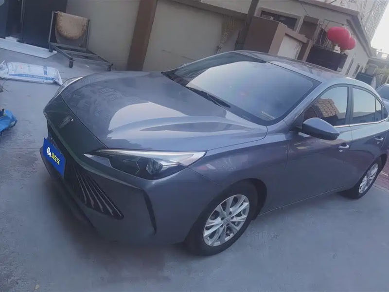 Roewe i5