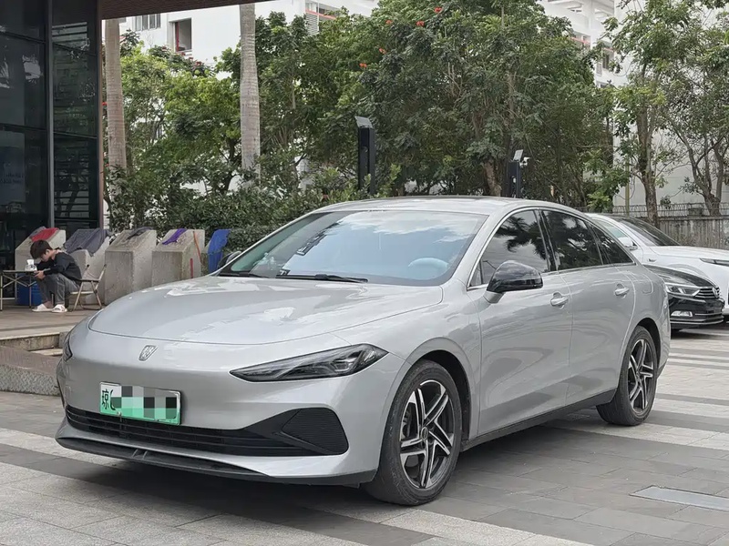 Roewe D7
