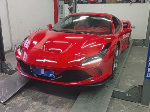 Ferrari F8 2022