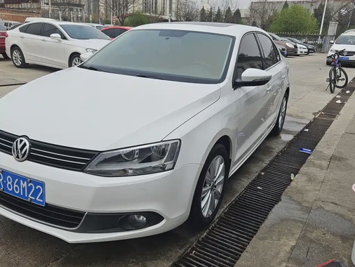 Volkswagen Sagitar 2015