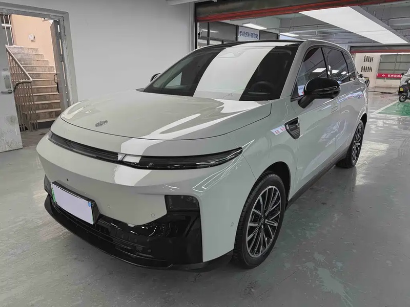 Leapmotor B10