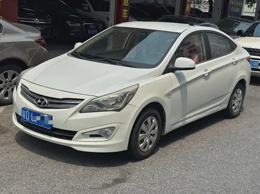 Hyundai Verna 2015