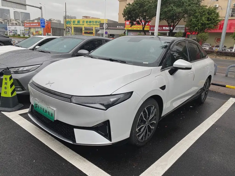XPeng P5