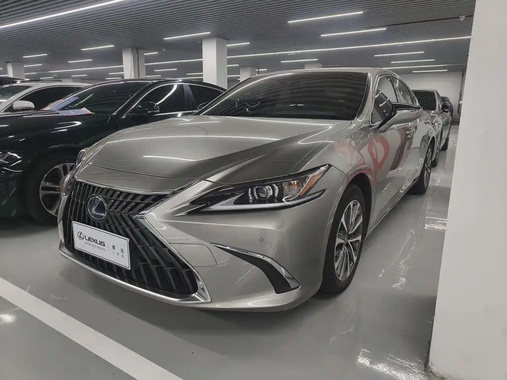 Lexus ES 2022