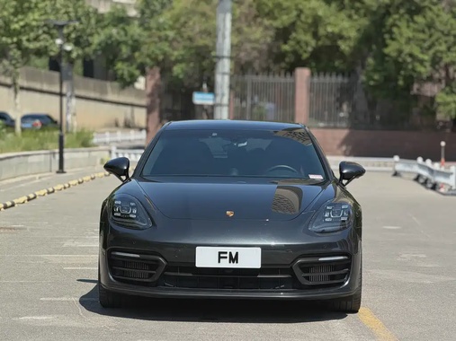 Porsche Panamera 2023