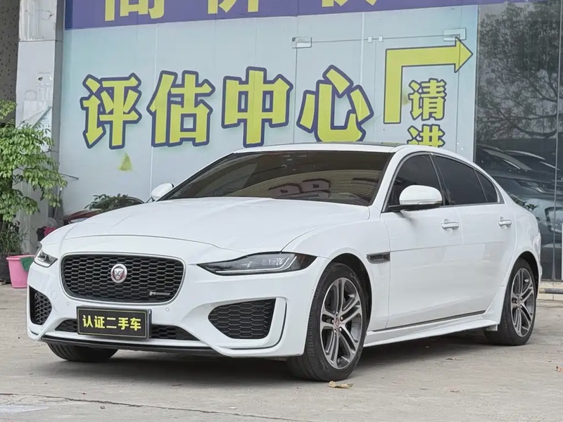 Jaguar XE