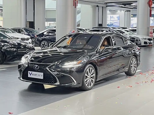 Lexus ES 2019