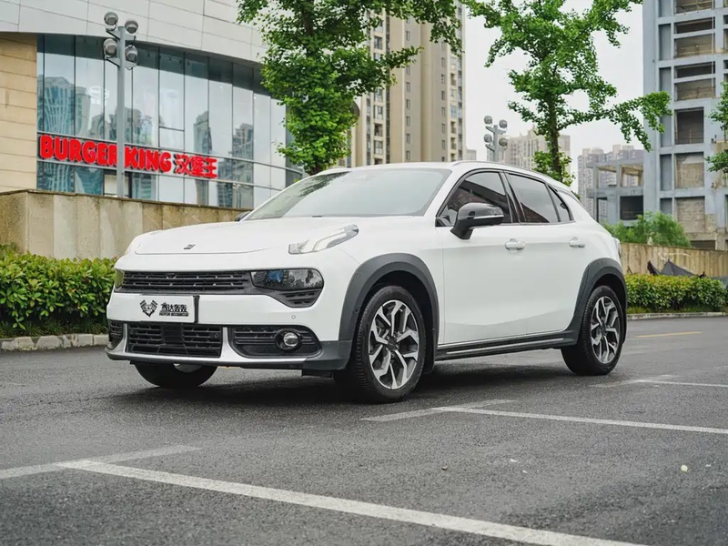 Lynk & Co 02