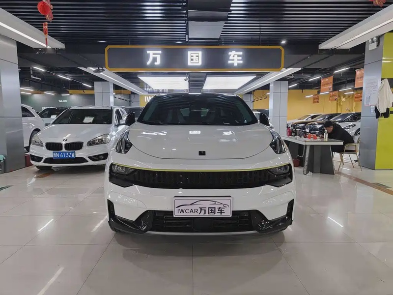 Lynk & Co 05