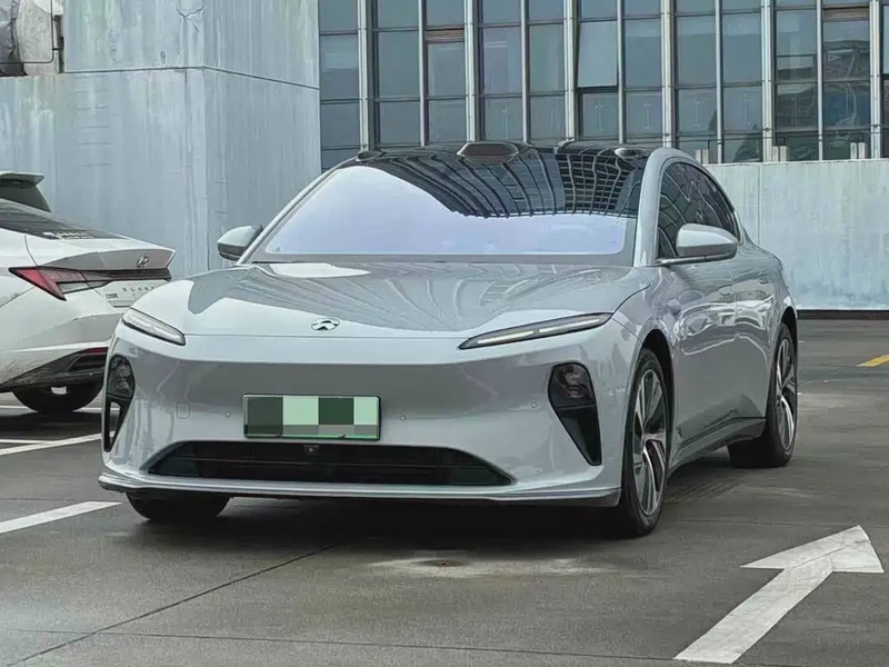 NIO ET5