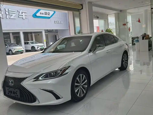 Lexus ES 2019