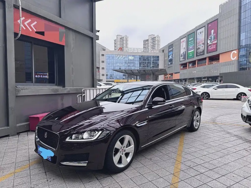 Jaguar XF