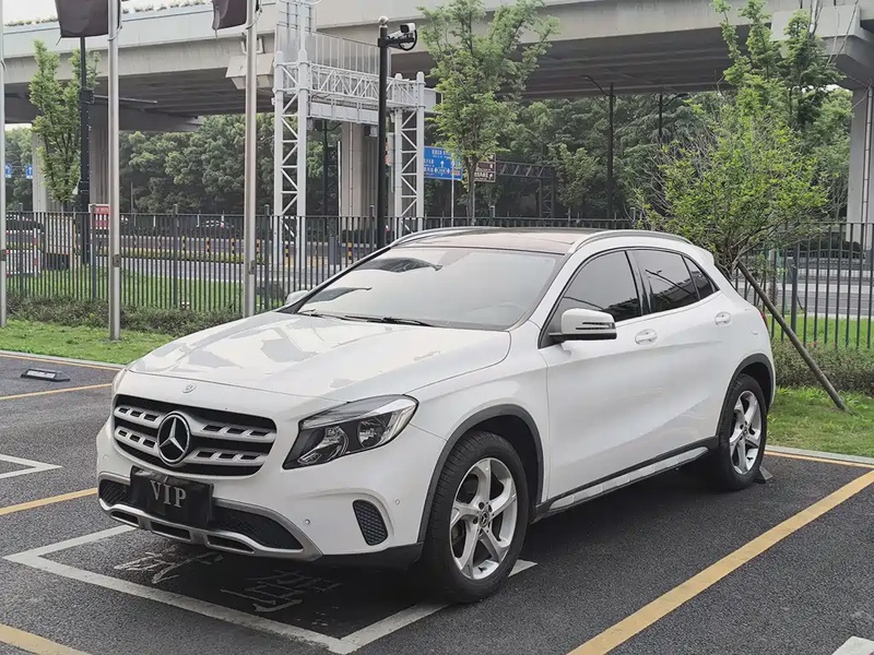 Mercedes-Benz GLA-Class