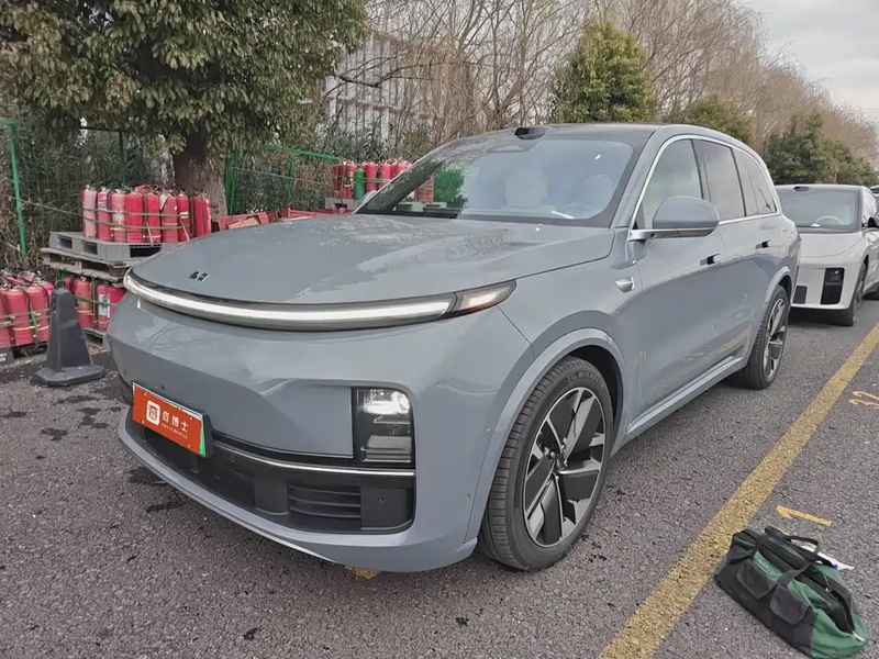 Li Auto L8