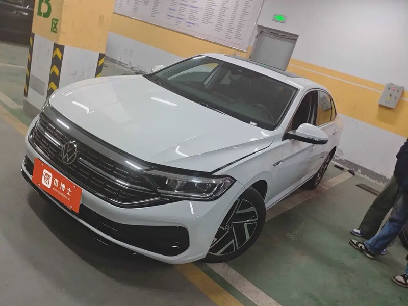 Volkswagen Sagitar