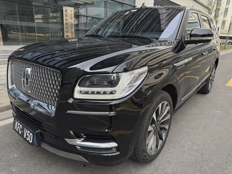 Lincoln Navigator