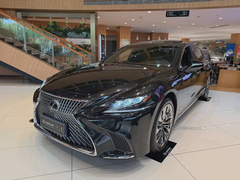 Lexus LS