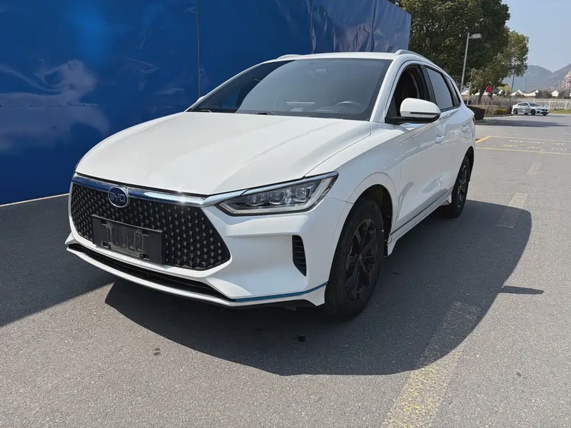 BYD e2
