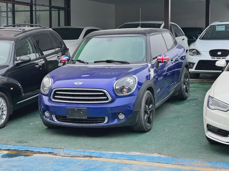 MINI Paceman