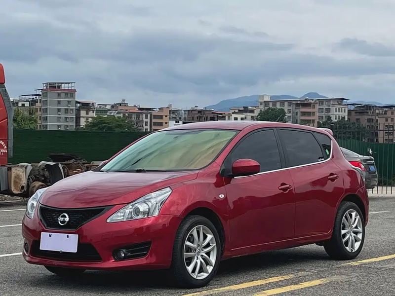 Nissan Tiida