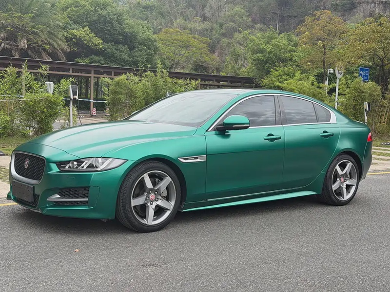 Jaguar XE