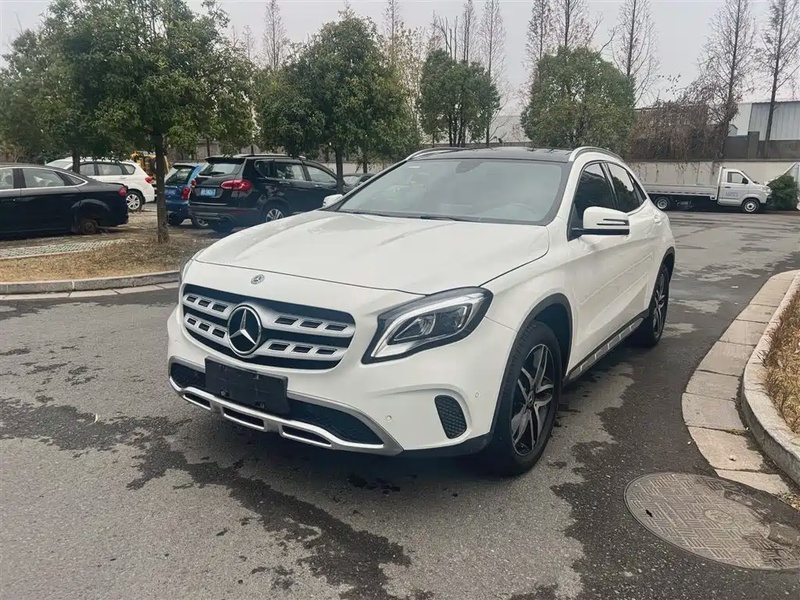 Mercedes-Benz GLA-Class