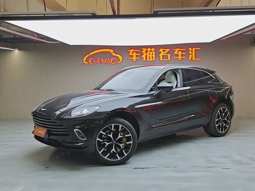 Aston Martin DBX 2021