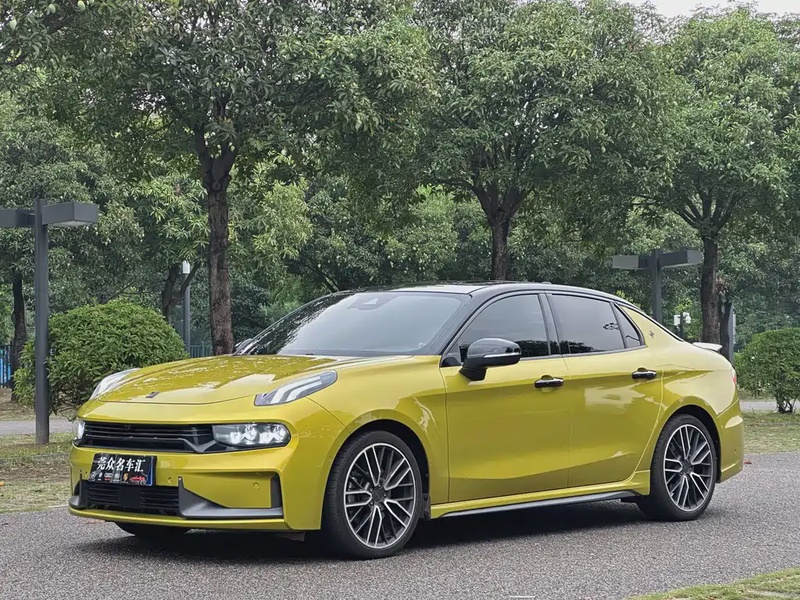 Lynk & Co 03